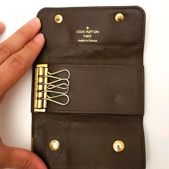 Authentic Louis Vuitton Mini Lin 4 Key Holder - Picture 6 of 12